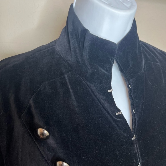 Newport News Women’s Black Velvet Jacket - Picture 6 of 9
